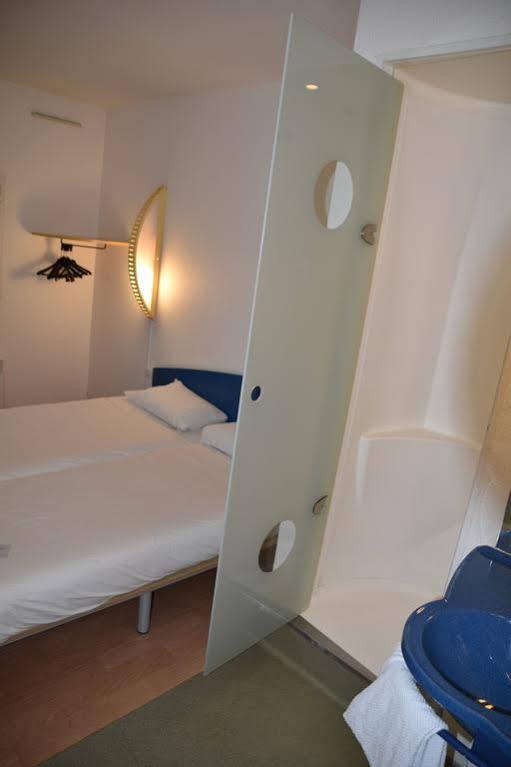 Ibis Budget Rochefort Esterno foto