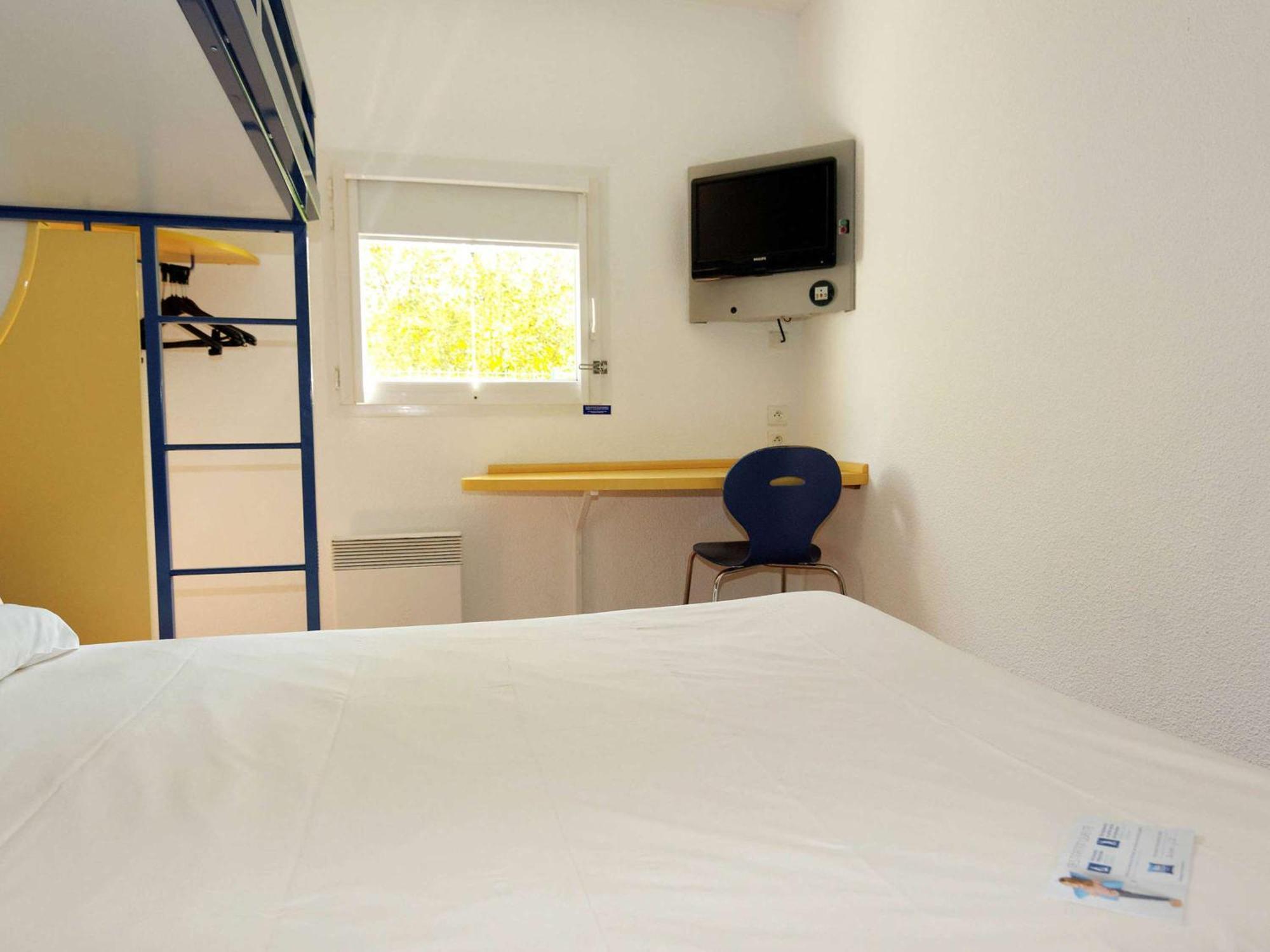 Ibis Budget Rochefort Esterno foto
