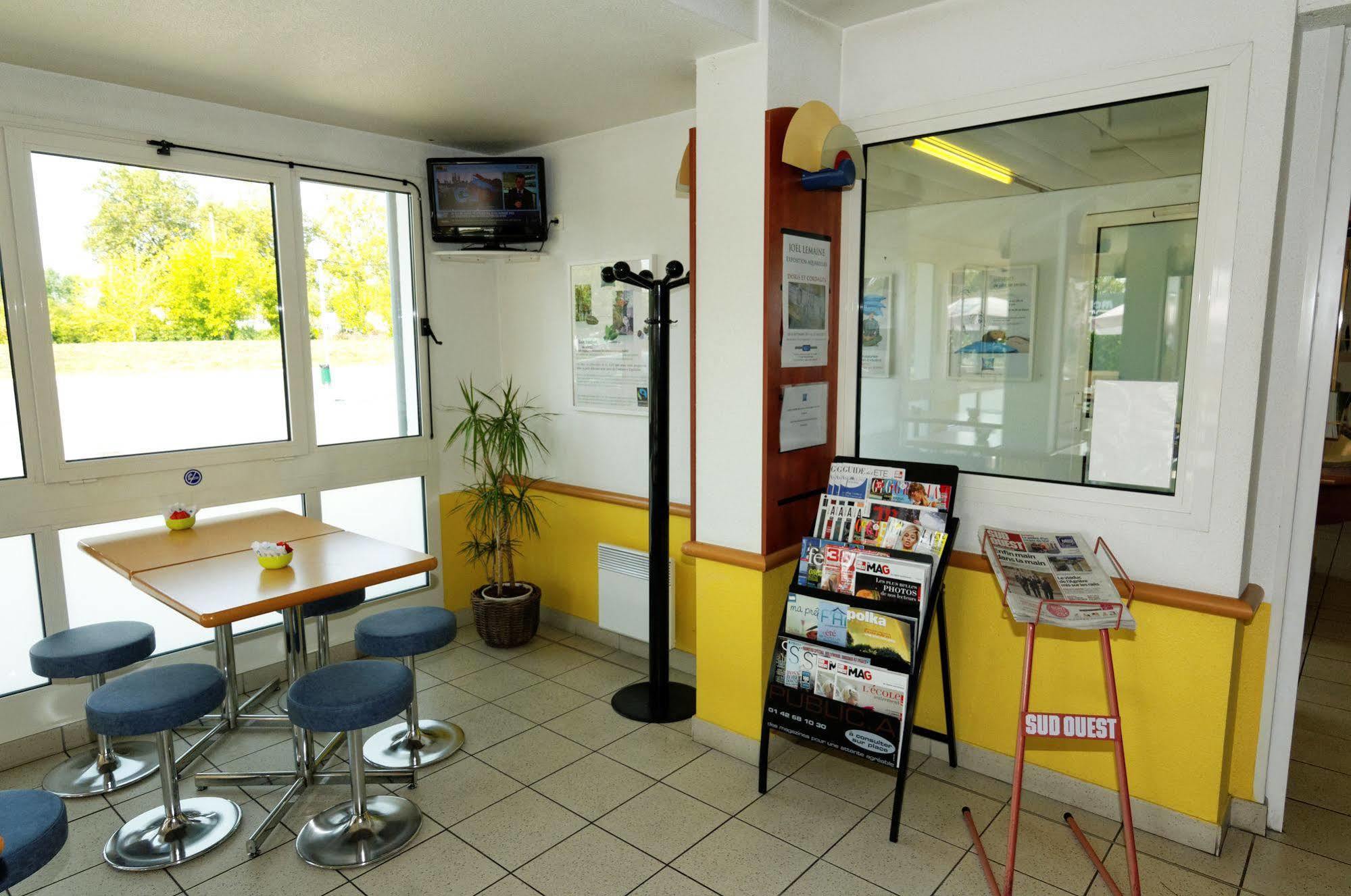 Ibis Budget Rochefort Esterno foto