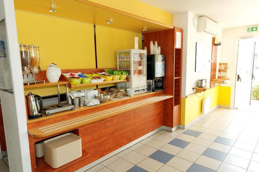 Ibis Budget Rochefort Esterno foto