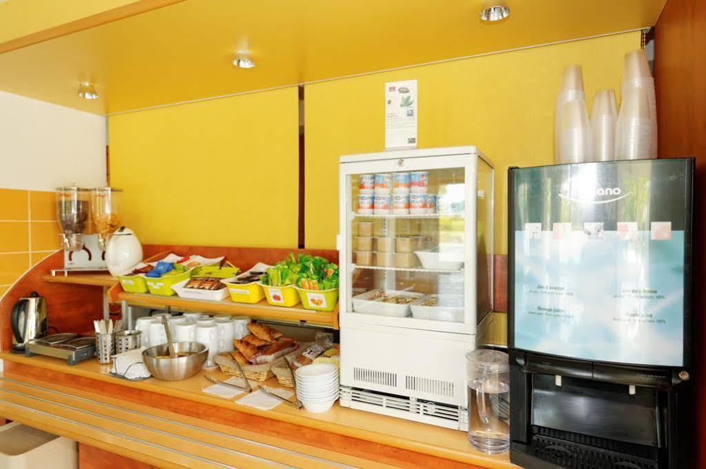 Ibis Budget Rochefort Esterno foto